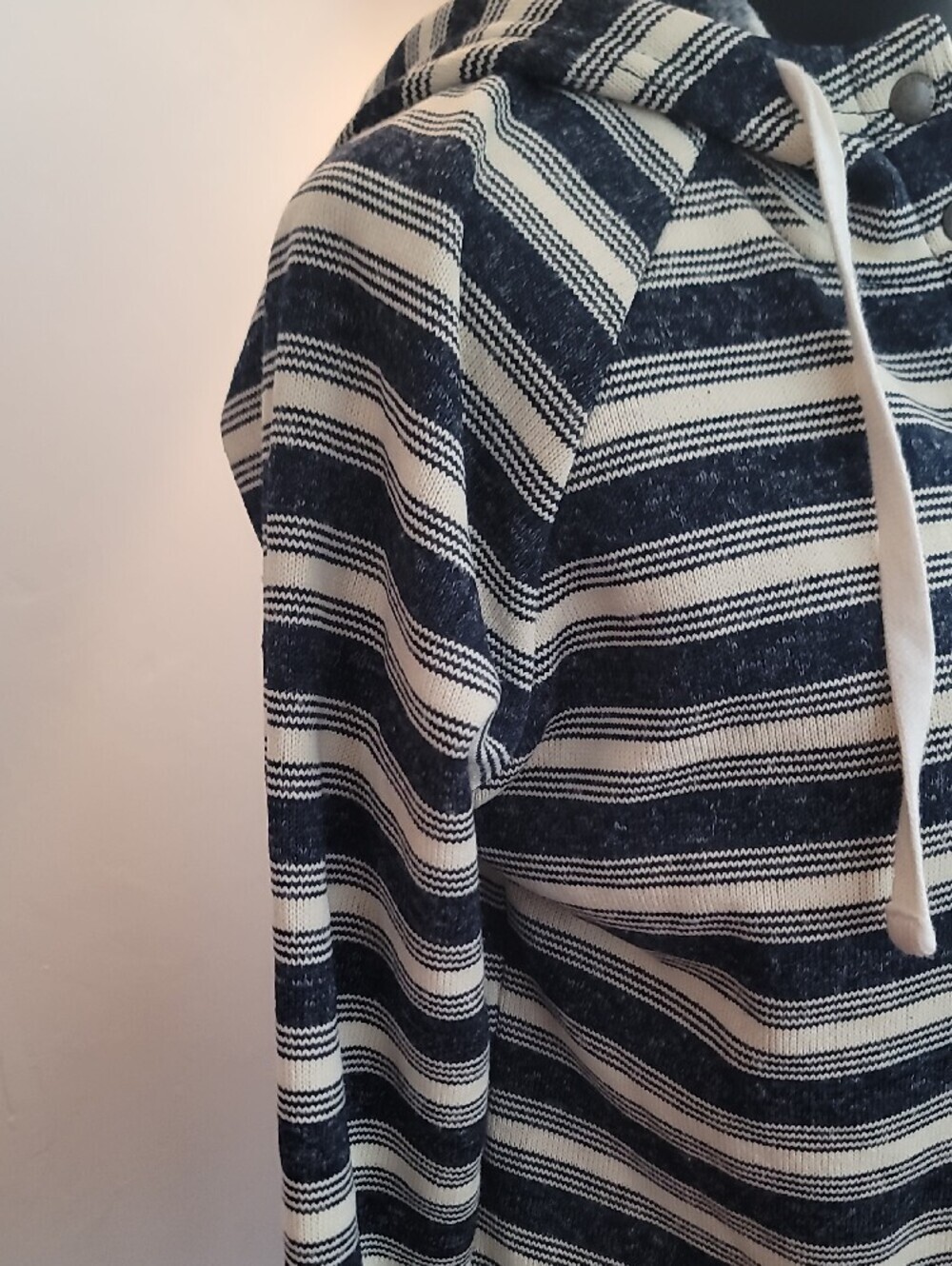 Women Eddie Bauer Navy and Cream Striped Hooded Pullover size Med - Picture 5 of 10